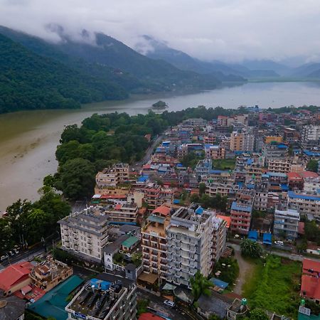 Hotel Pokhara Batika Extérieur photo